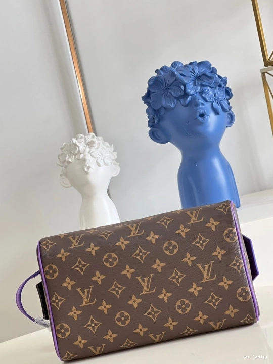 Cheap TOILET LOUIS KIT VUITTON DOPP POUCH 0709